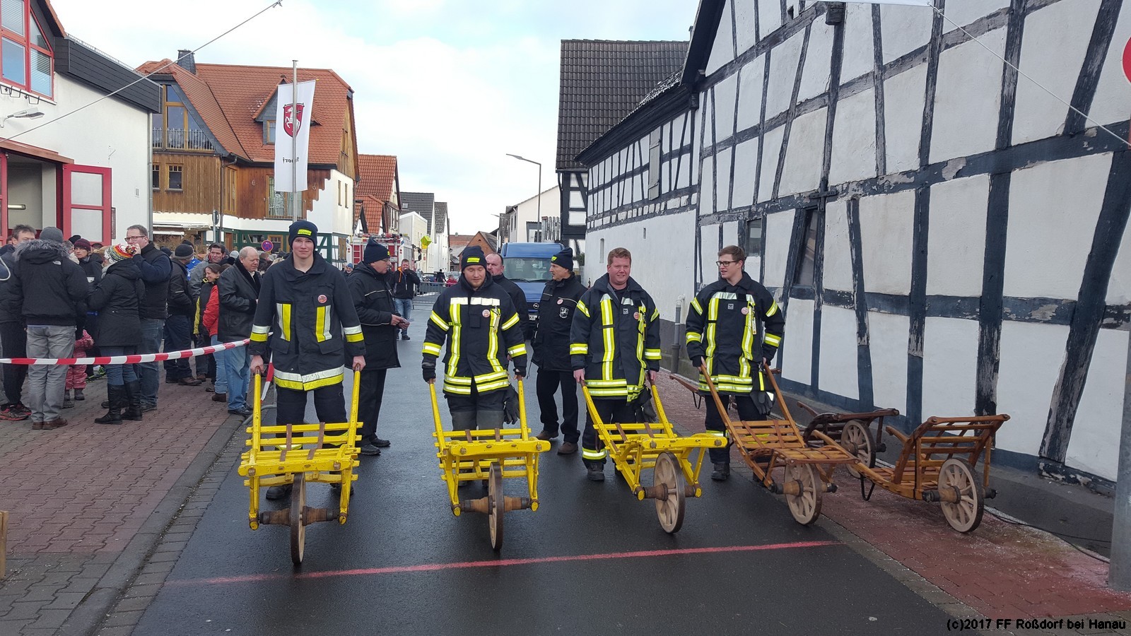 Feuerwehr St. Andrä-Wördern beim Schubkarrenrennen